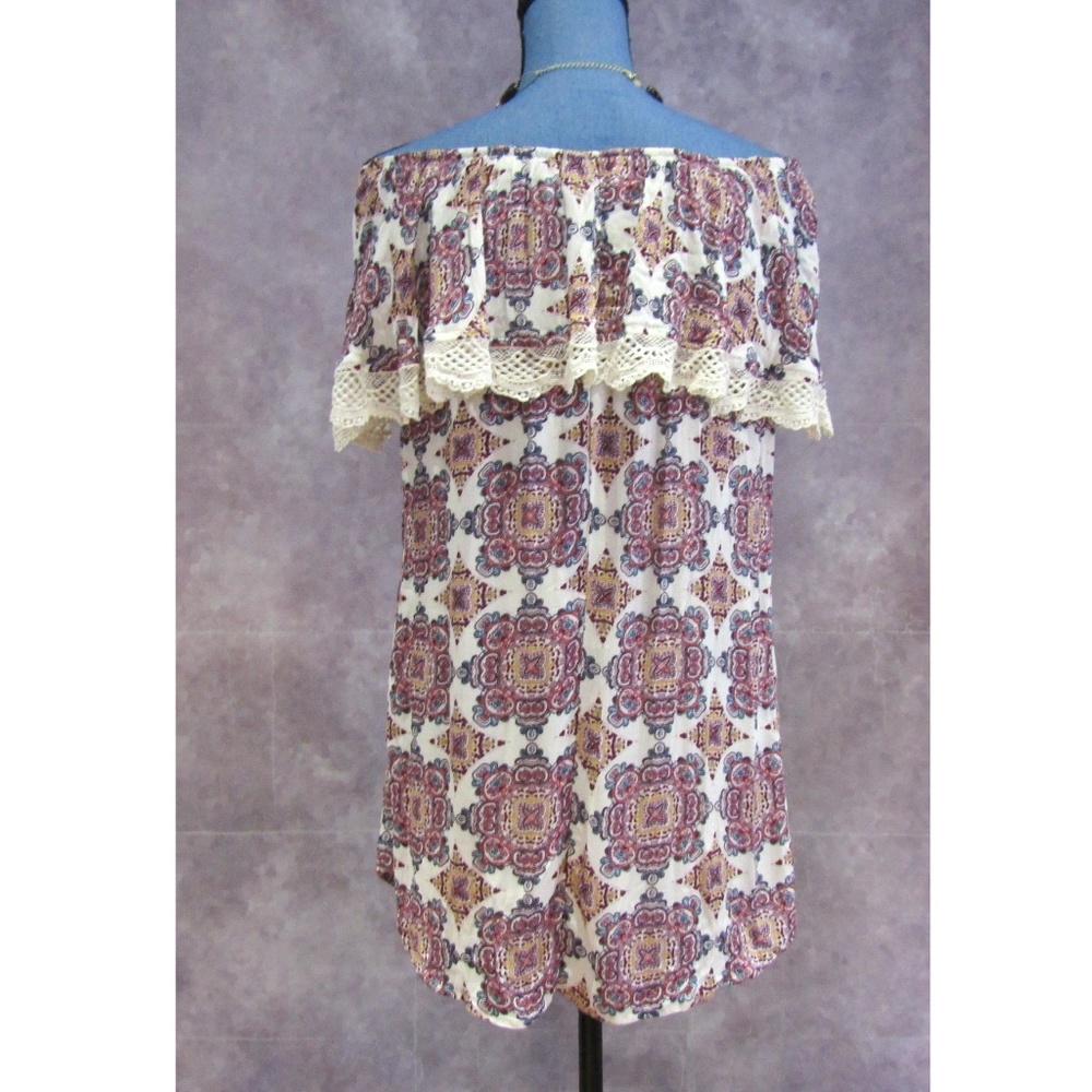 Rue21 Off Shoulder Crochet Lace Top Size XS - Picture 4 of 6